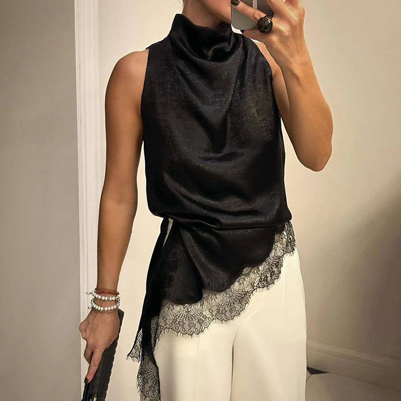 Blusa Feminina de Cetim com Renda Assimétrica
