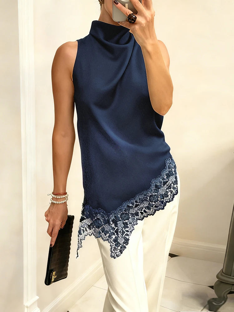 Blusa Feminina de Cetim com Renda Assimétrica